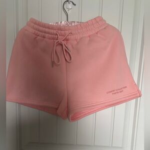 NWOT. Comfrt collection pastel edit.